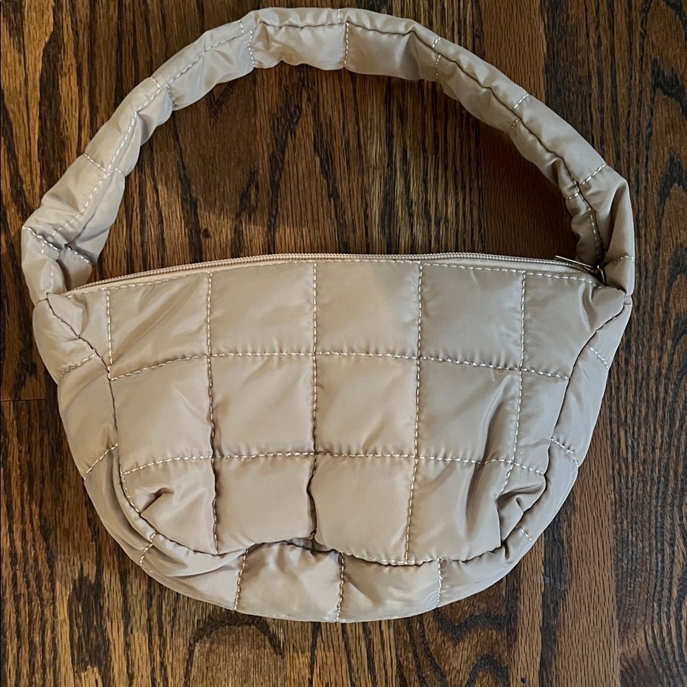 🆕Quilted Tan Shoulder Bag 11 x 6.5 inches - Picture 2 of 8